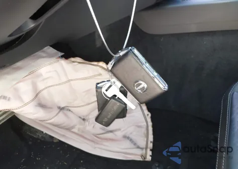 2019 Volvo S60 T6 R-Design из США, поврежденный, VIN 7JRA22TM0KG007258